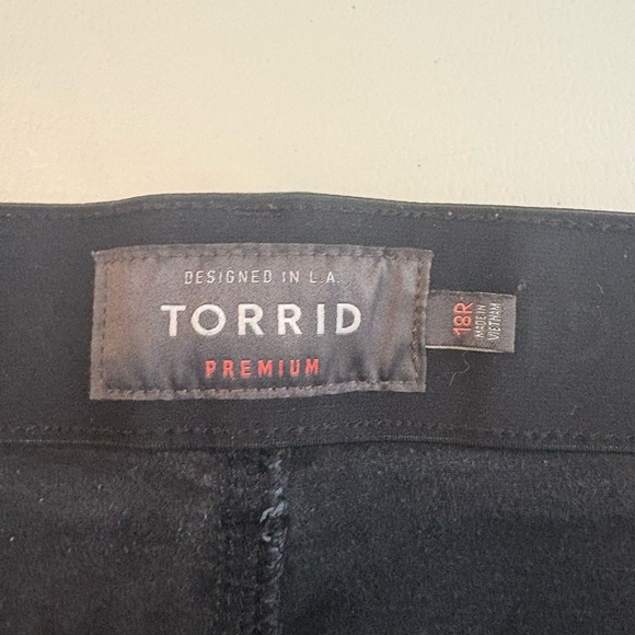 TORRID Women's Black Bombshell Skinny Premium Stretch Jean Plus Size 18 EUC 0409 - Picture 12 of 14